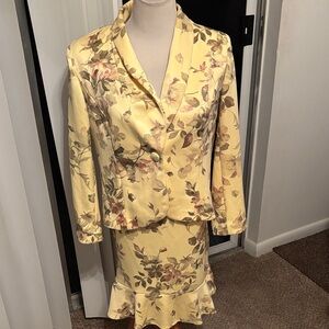 Chic Floral Yellow Skirt Set